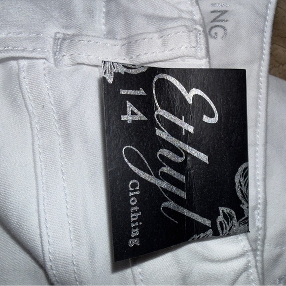 🌹𝐍𝐖𝐓-𝐄𝐓𝐇𝐘𝐋 𝐂𝐋𝐎𝐓𝐇𝐈𝐍𝐆 𝐖𝐇𝐈𝐓𝐄 𝐏𝐔𝐋𝐋 𝐎𝐍 𝐒𝐓𝐑𝐄𝐓𝐂𝐇 𝐉𝐄𝐀𝐍𝐒 - Picture 5 of 10